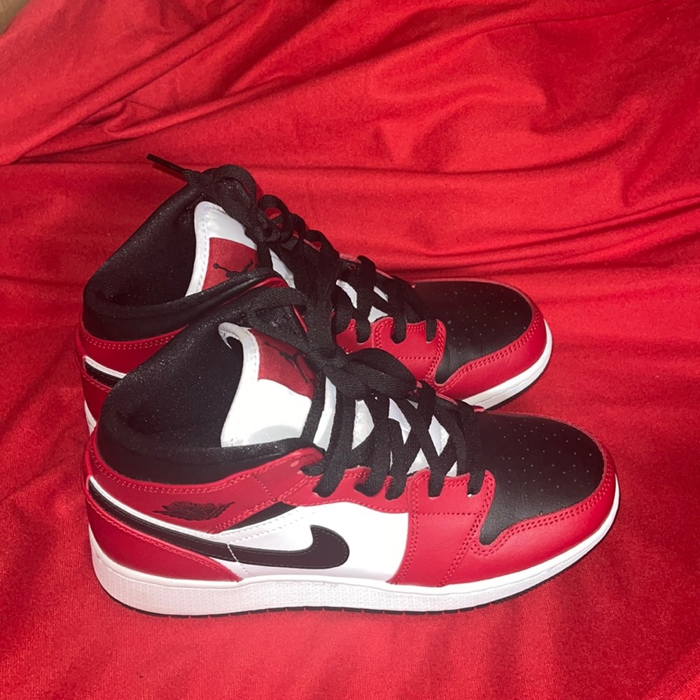 Air Jordan 1 mid
